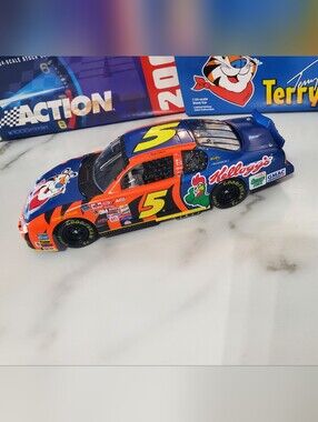 Terry Labonte #5  2001 Kellogg's 1:24 Nascar Diecast Car
